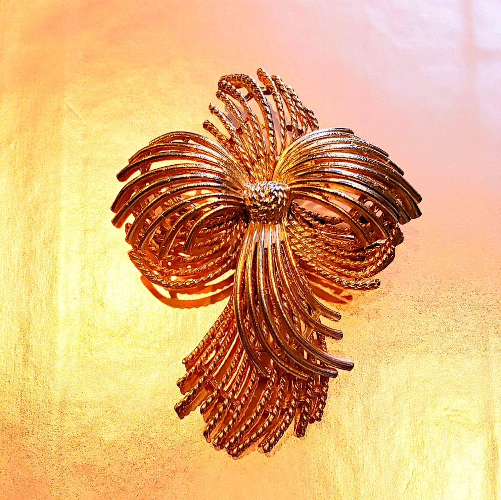 Vintage Signed Usner Brooch